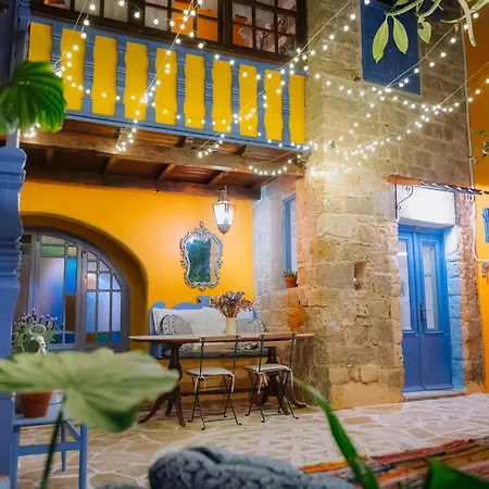 Mayelia Cozy House In The Medieval Town Holiday home *