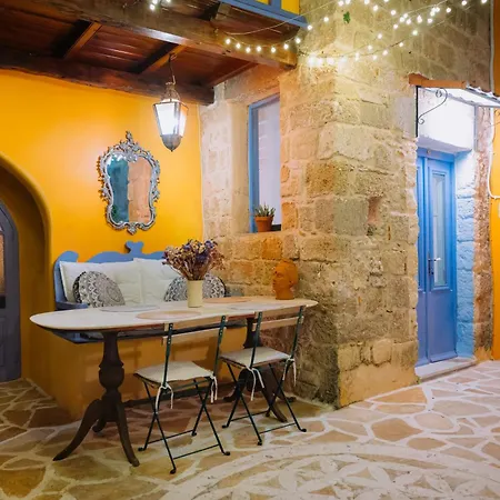 Mayelia Cozy House In The Medieval Town *