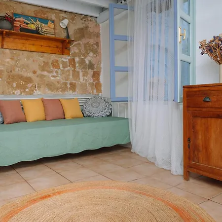 Mayelia Cozy House In The Medieval Town Prázdninový dům *