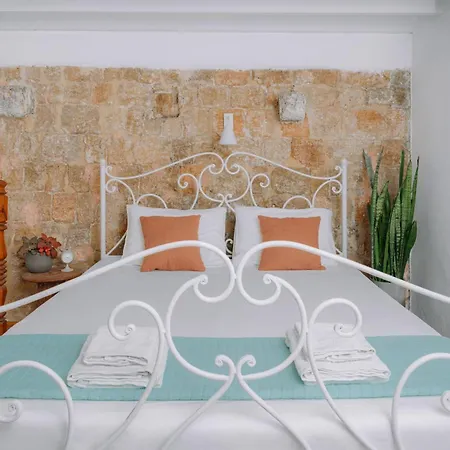Mayelia Cozy House In The Medieval Town Holiday home *